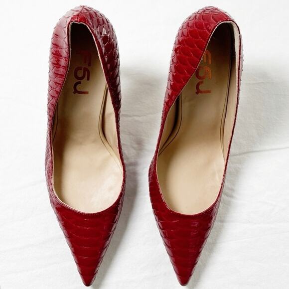 NWOT FSJ Women's Red Pointed Toe Crocodile Slip On High Heel Pump Size 10 - Picture 2 of 6
